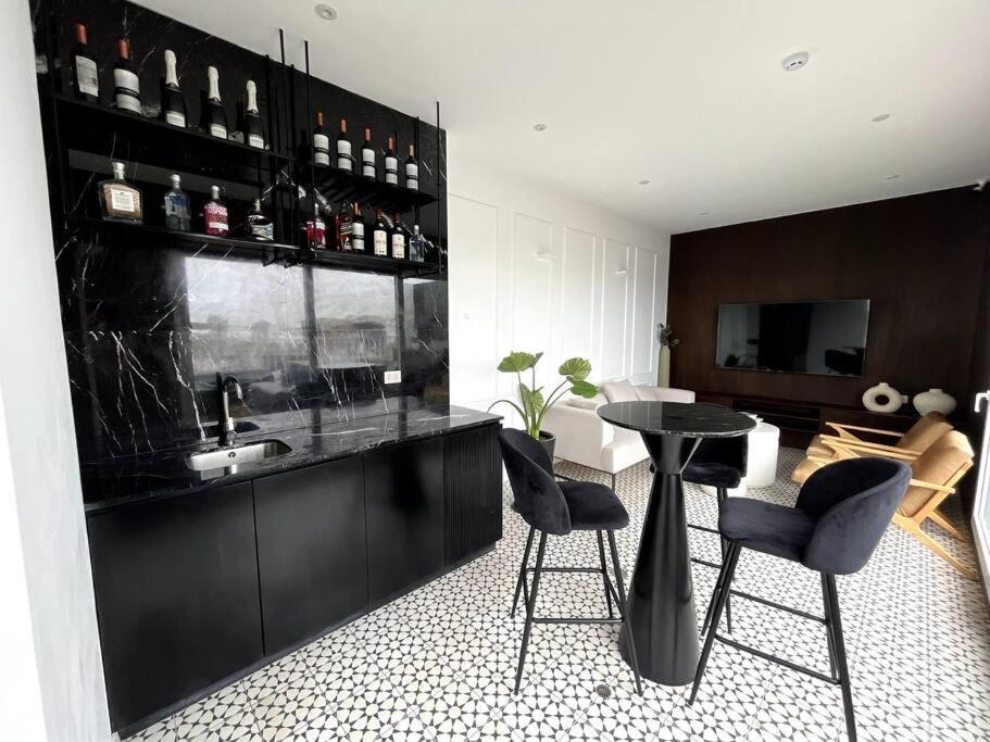 Luxury Apartment In Miraflores With Rooftop Pool 리마 외부 사진